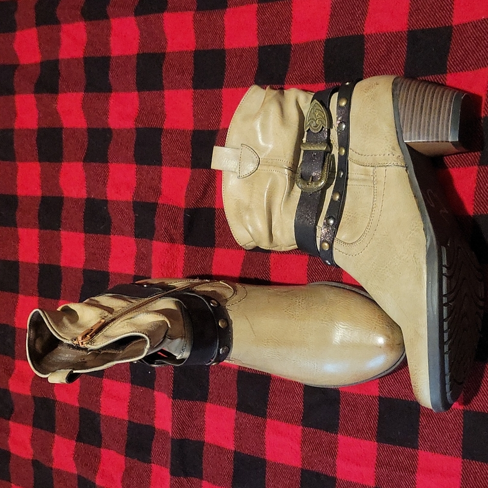 Women's Synthetic Alligator Skin Boots